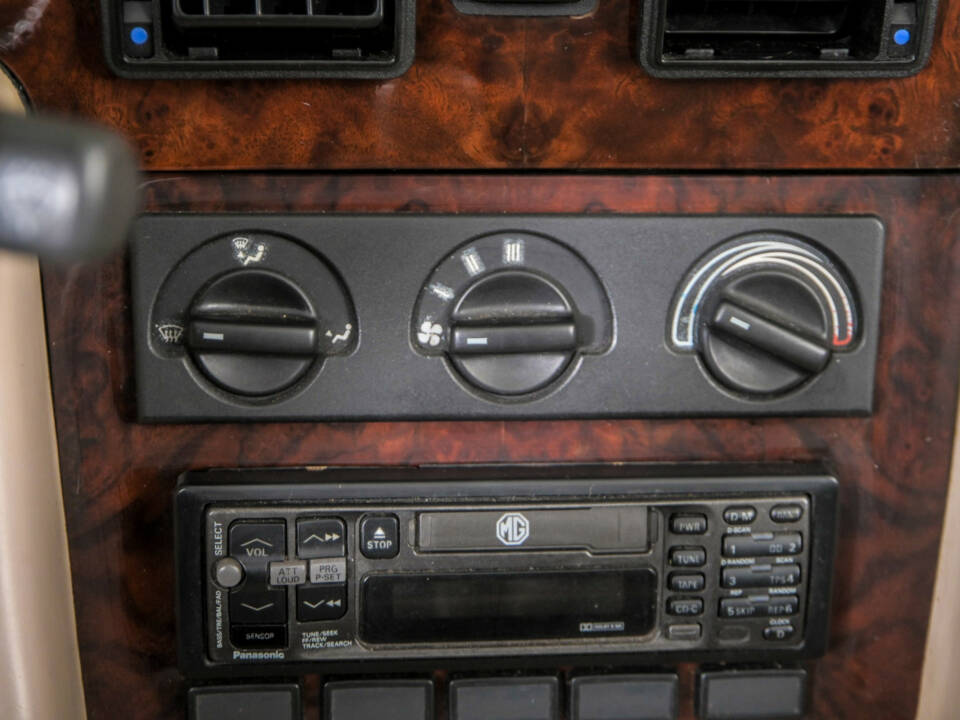 Immagine 19/50 di MG RV8 (1991)