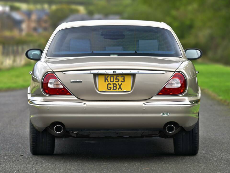 Afbeelding 10/50 van Jaguar XJ 8 4.2 (2003)