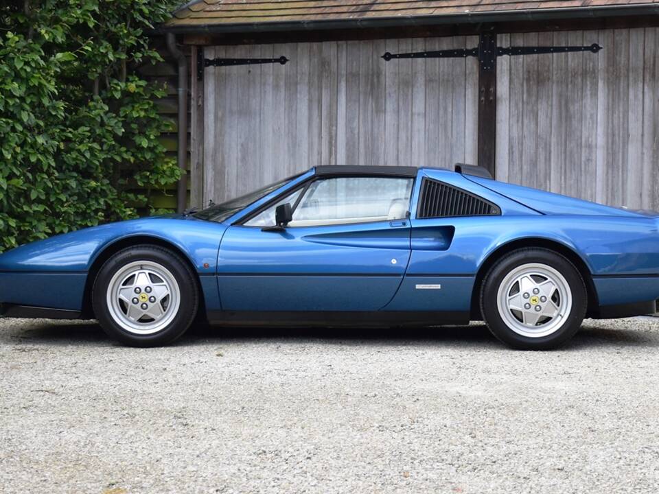 Image 4/47 of Ferrari 328 GTS (1989)