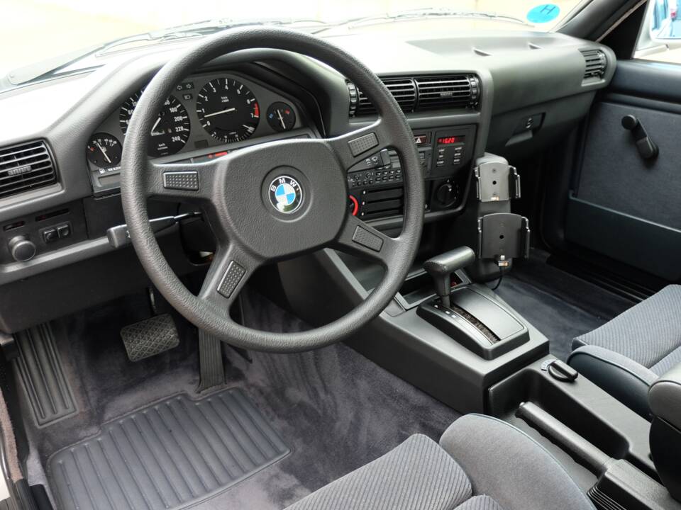 Bild 14/56 von BMW 325ix (1987)