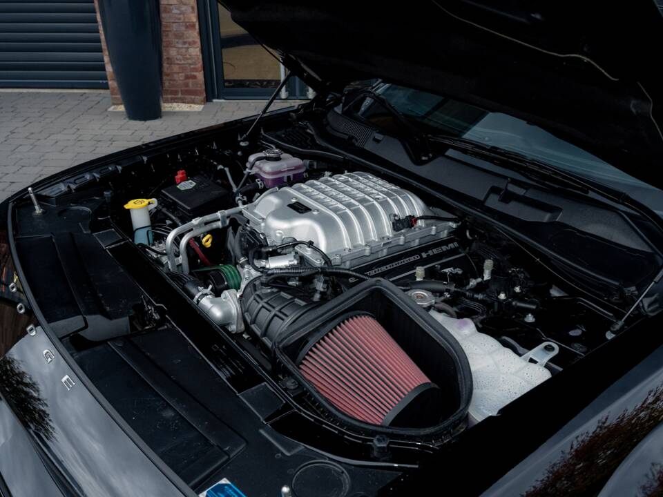 Image 72/86 of Dodge Challenger SRT "Black Ghost" (2023)