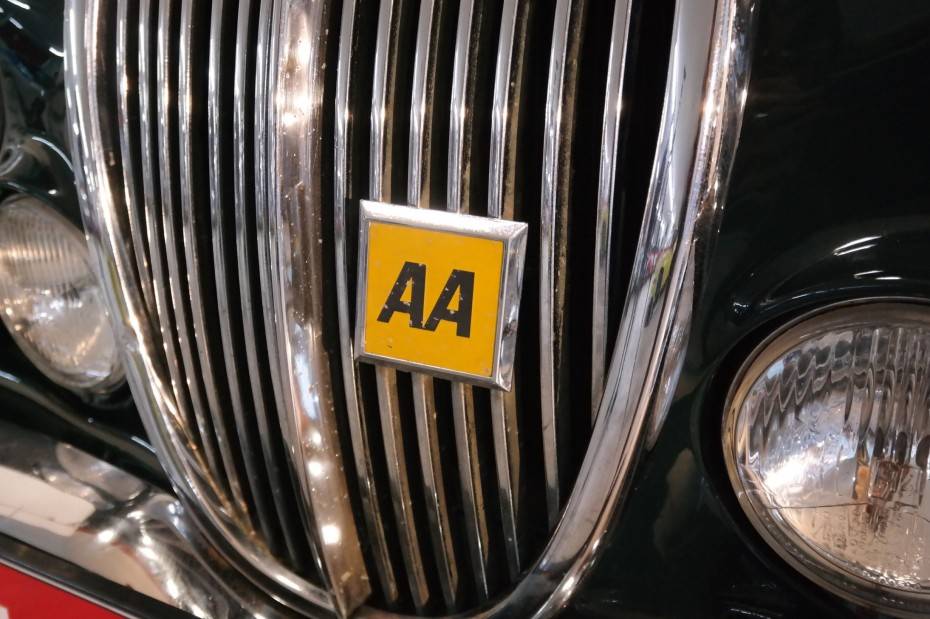 Image 25/29 of Jaguar S-Type 3.4 (1966)