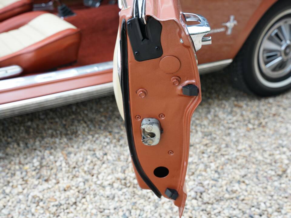 Bild 33/50 von Ford Mustang 289 (1966)