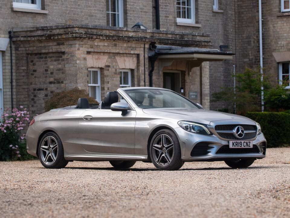 Bild 33/50 von Mercedes-Benz C 300 d (2019)