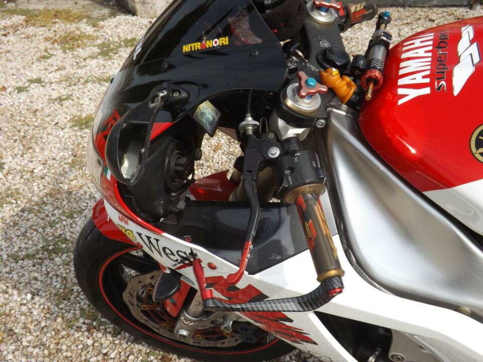 Immagine 19/50 di Yamaha YZF 1000 R1 (1998)