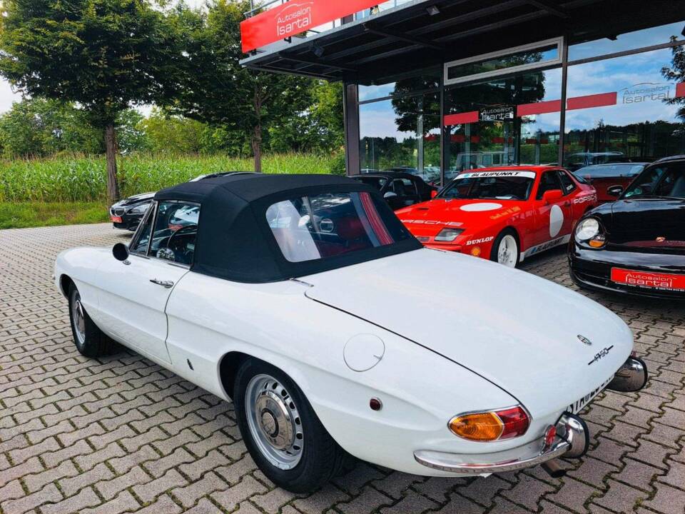 Image 9/20 of Alfa Romeo 1750 Spider Veloce (1969)