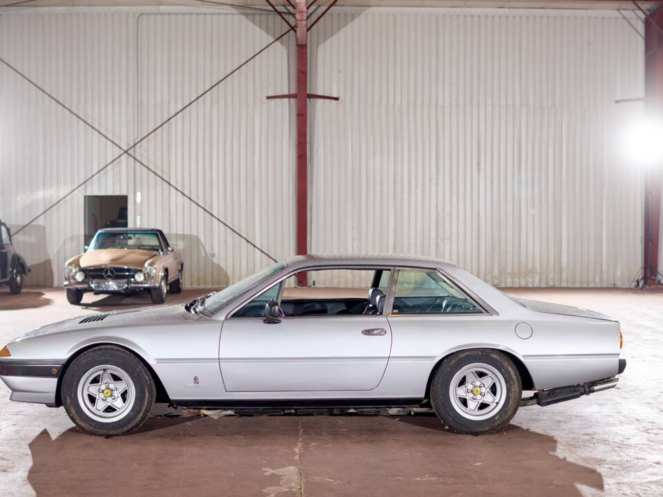 Image 7/23 de Ferrari 400 GT (1979)