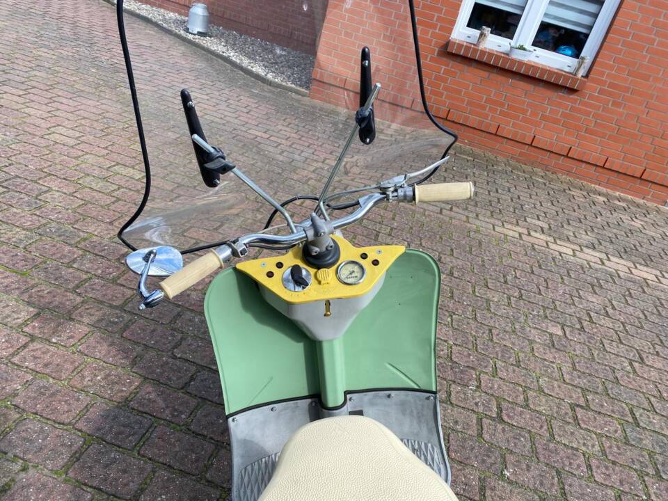 Image 5/7 of IWL DUMMY (1962)