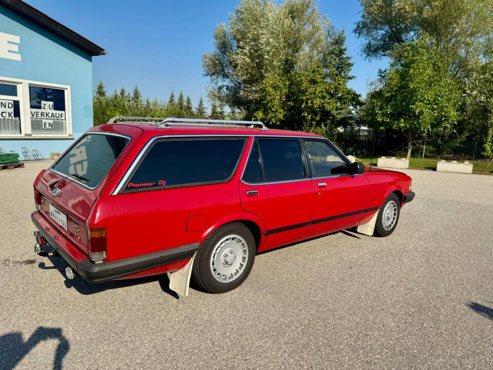 Image 3/15 of Ford Granada Turnier 2.8 (1984)