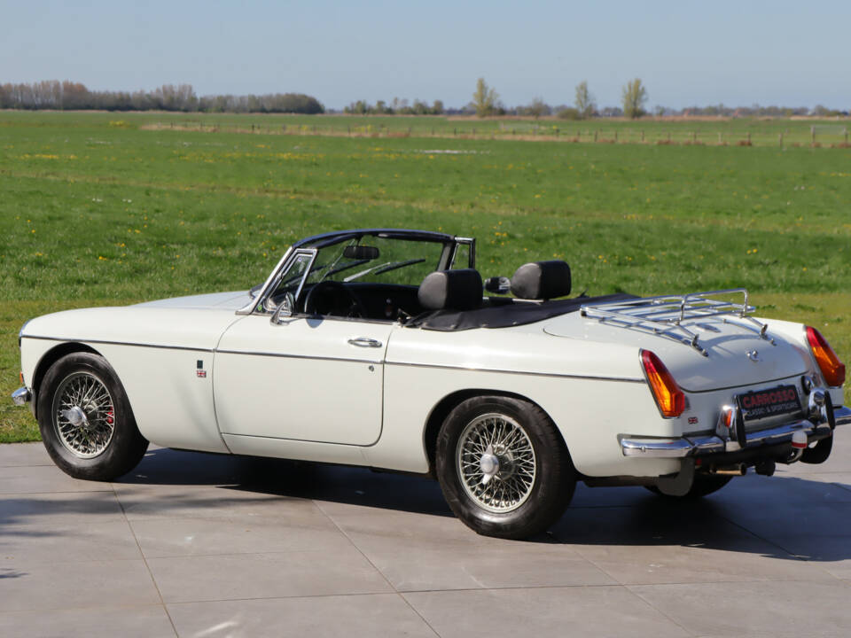 Bild 26/50 von MG MGB (1972)