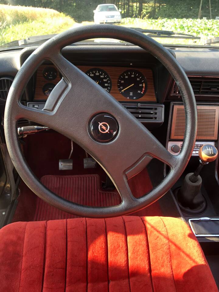 Image 23/32 of Opel Commodore 2,8 GS/E (1974)