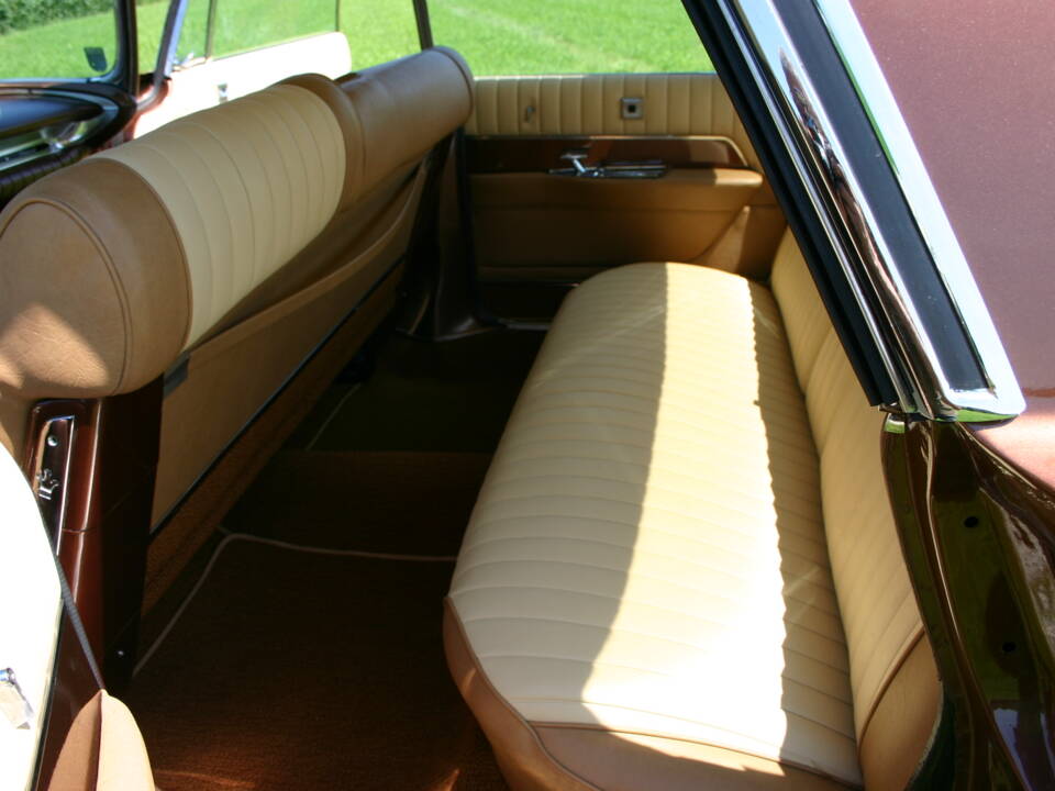 Image 12/20 of Imperial Crown Sedan (1962)