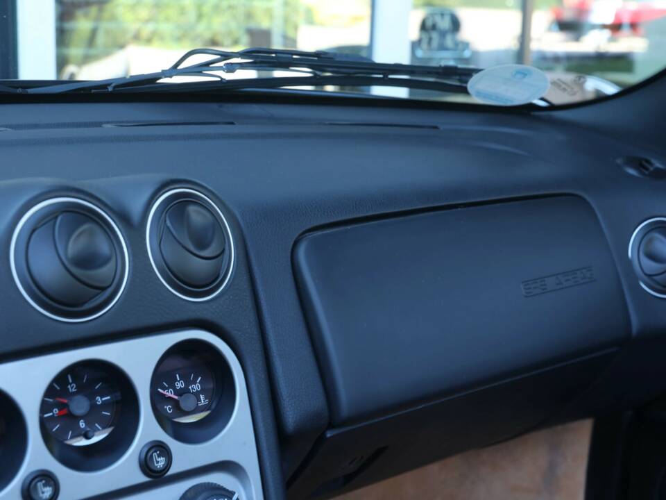 Obraz 47/50 pojazdu Alfa Romeo Spider 3.2 V6 24V (2003)