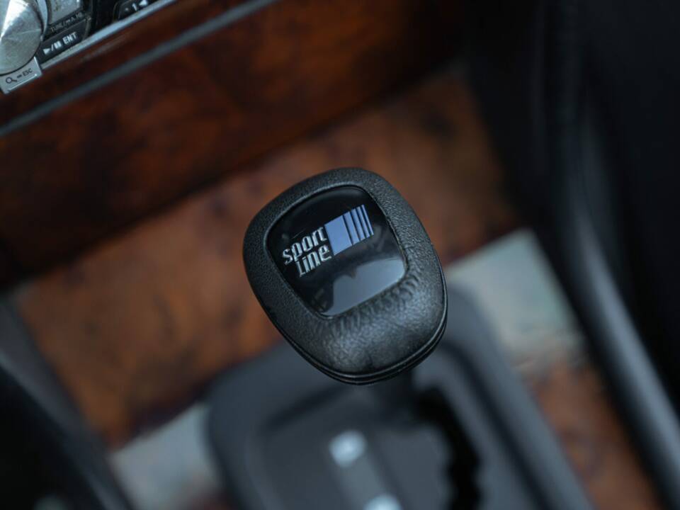 Immagine 33/44 di Mercedes-Benz 200 TE (1992)