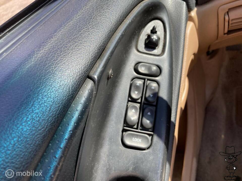 Image 15/46 of Ford Mustang (1995)