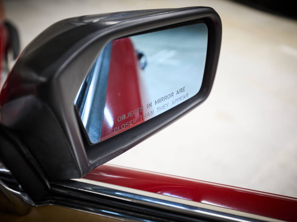 Image 38/89 of Mercedes-Benz 560 SL (1986)