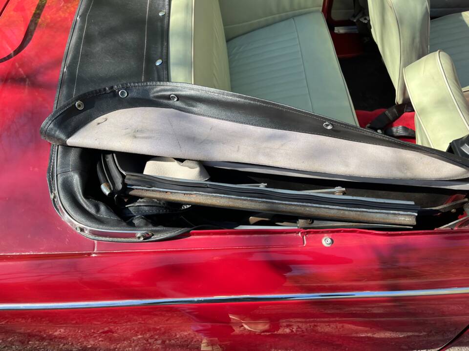 Image 24/50 of Triumph Herald 1200 (1965)