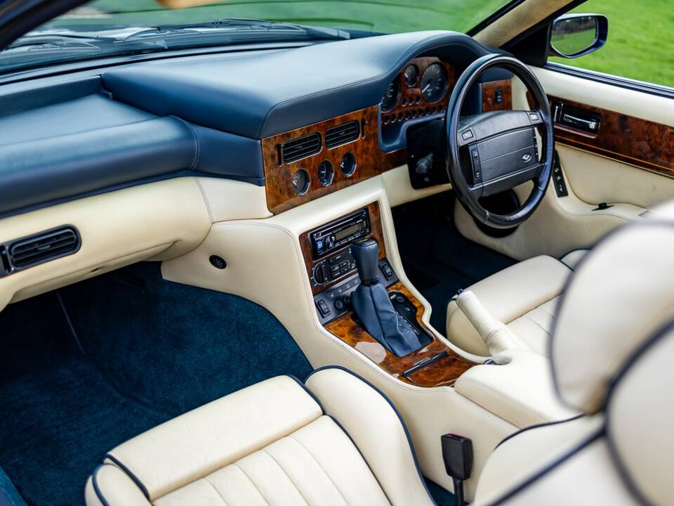 Image 41/50 of Aston Martin Virage Volante (1997)