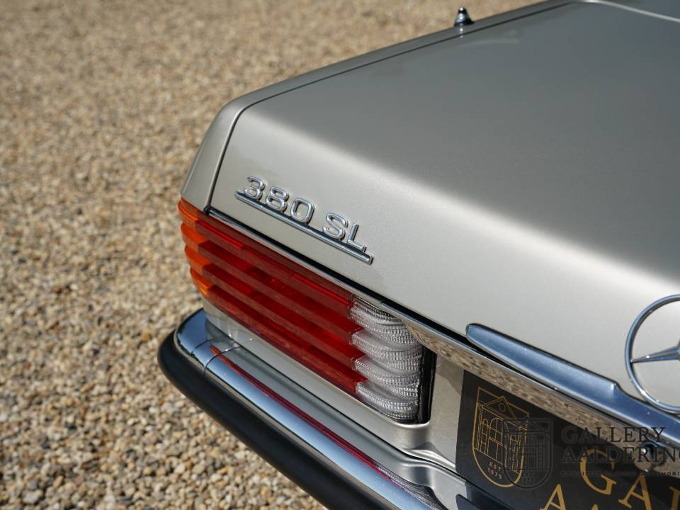 Image 18/50 of Mercedes-Benz 380 SL (1985)