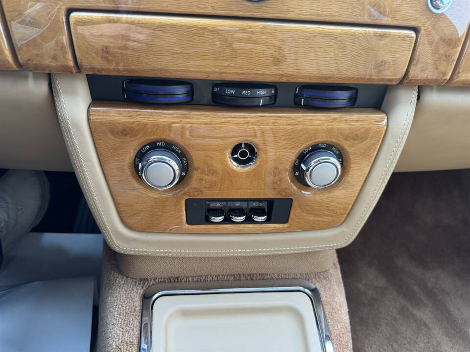 Bild 27/56 von Rolls-Royce Phantom VII (2006)