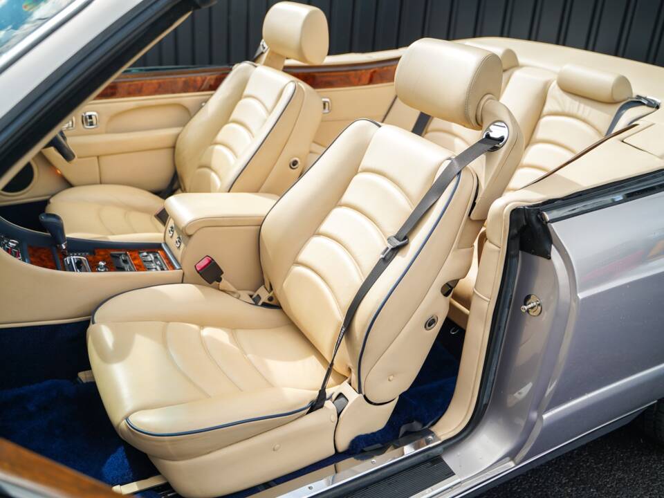 Bild 34/50 von Bentley Azure (2001)