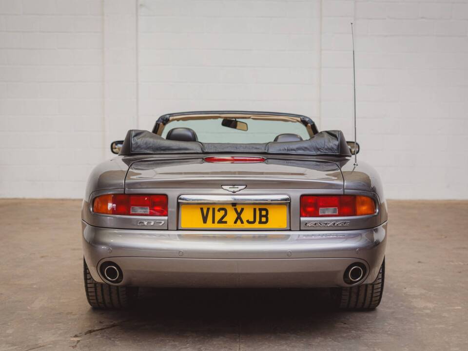 Image 8/8 of Aston Martin DB AR1 (2004)