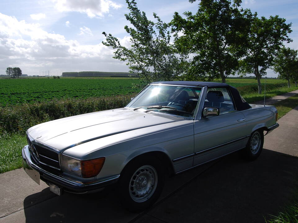 Image 35/96 of Mercedes-Benz 280 SL (1982)