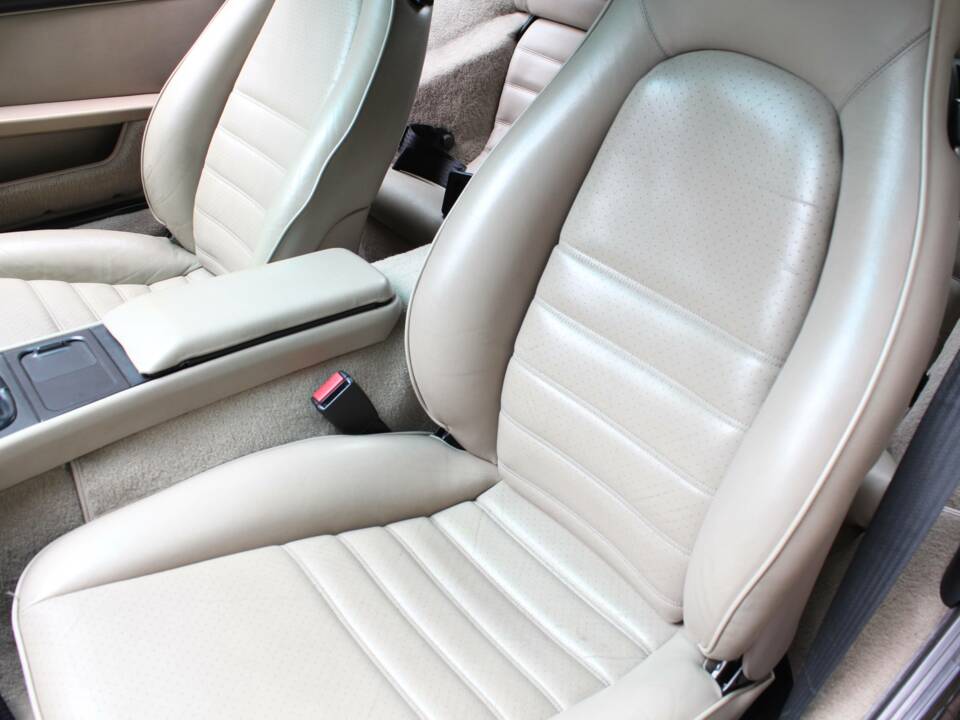 Bild 13/19 von Porsche 944 Turbo (1987)