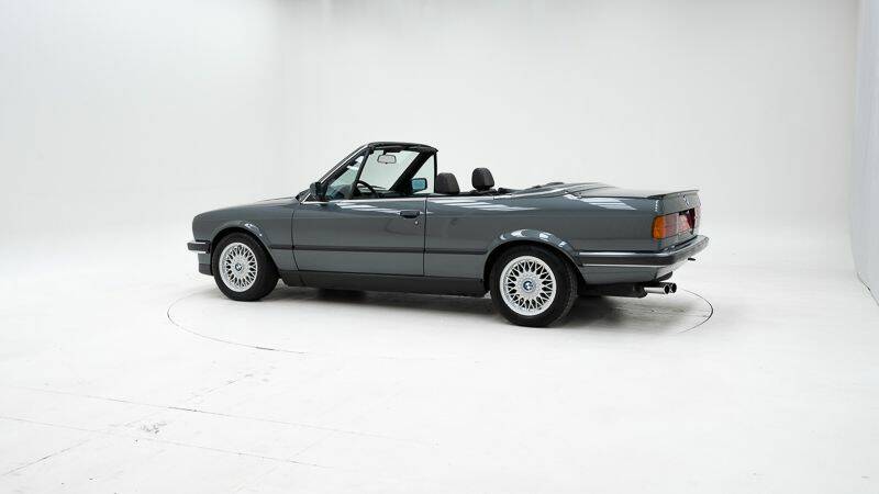 Afbeelding 4/15 van BMW 325i Baur TC (1988)
