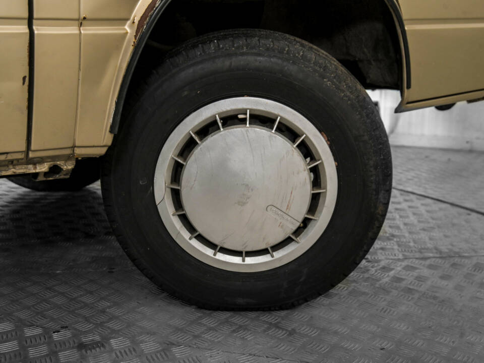 Bild 43/50 von Volkswagen T3 Caravelle GL 1.9 (1986)