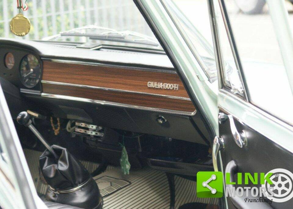 Bild 10/17 von Alfa Romeo Giulia 1300 TI (1968)