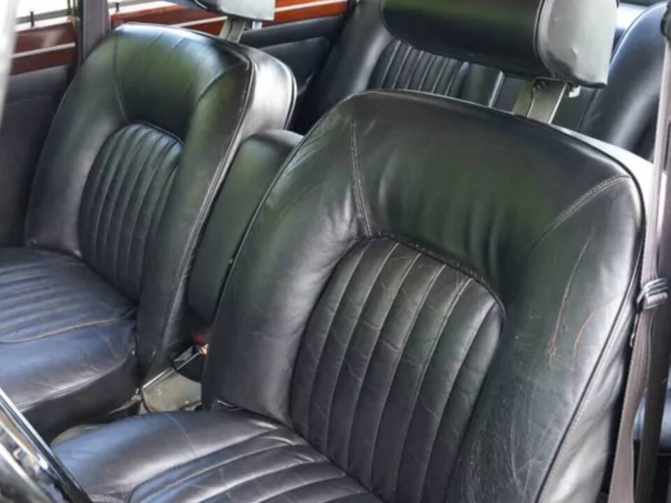 Image 28/37 of Rover 3.5 Litre Coupe (1970)