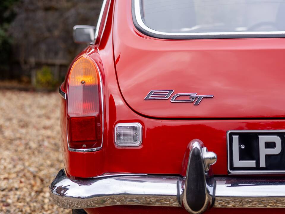 Image 19/39 de MG MGB GT (1972)