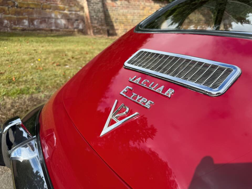 Bild 18/21 von Jaguar E-Type V12 (2+2) (1971)