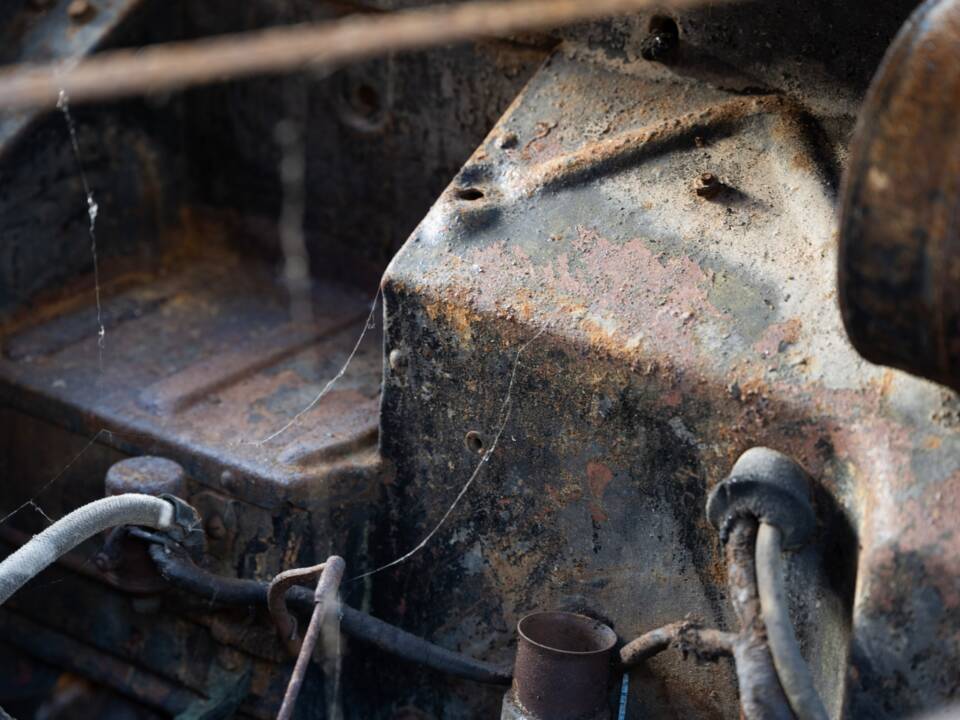 Image 126/134 of Ford V8 (1937)