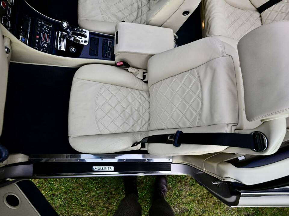 Bild 44/50 von Bentley Azure (2003)