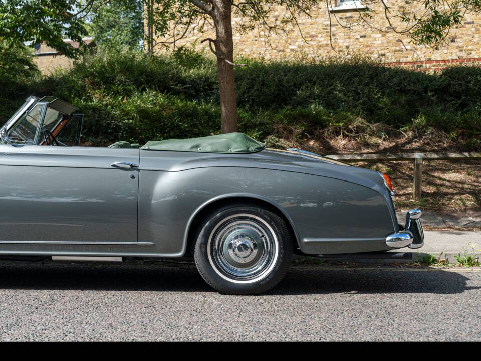 Bild 14/29 von Bentley S1 DHC Park Ward (1958)