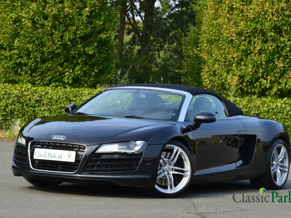 Image 9/50 of Audi R8 Spyder 4.2 FSI Quattro (2011)