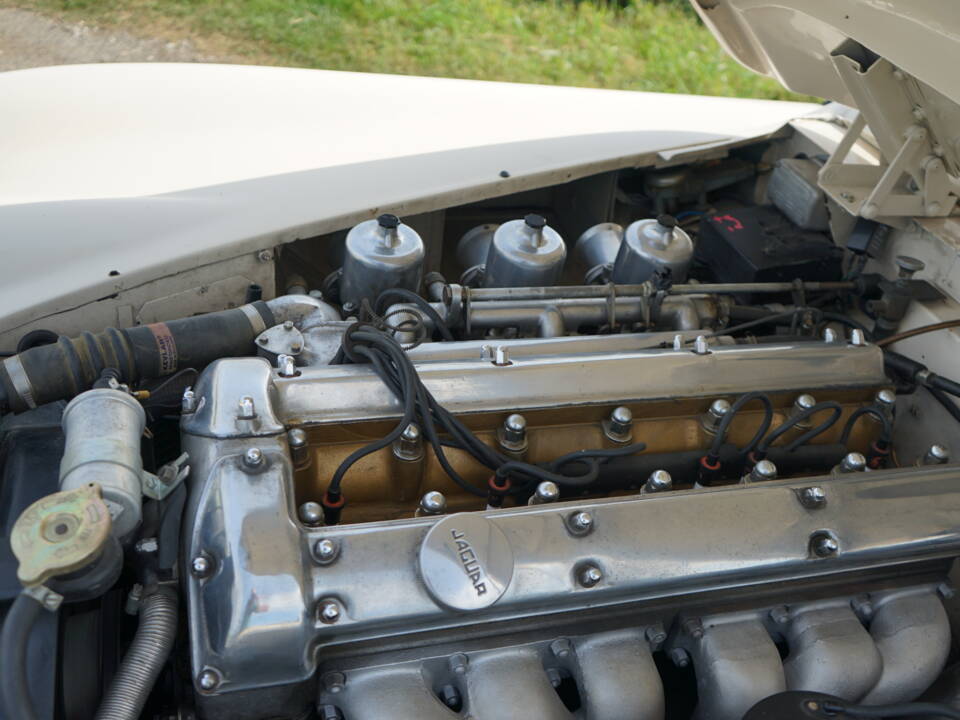 Image 56/58 of Jaguar XK 150 3.4 S OTS (1958)