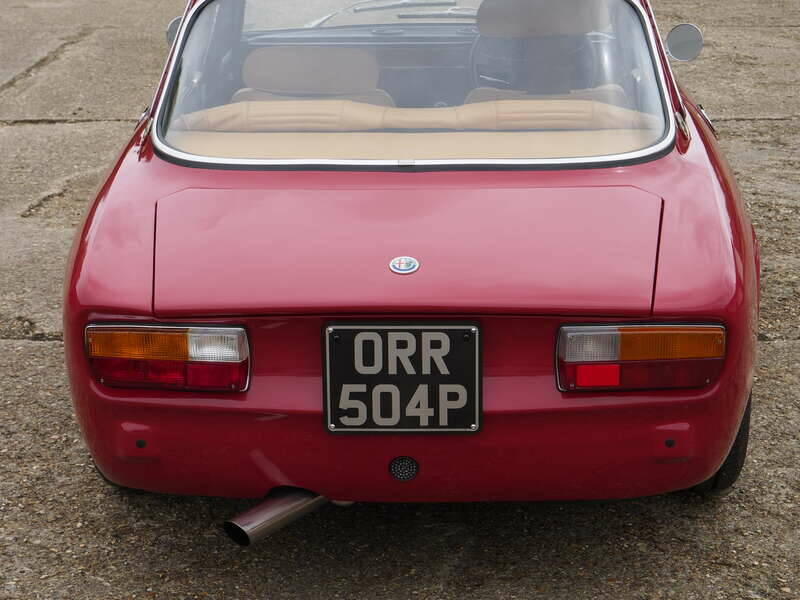 Image 46/49 of Alfa Romeo Giulia 1600 GT Junior (1976)