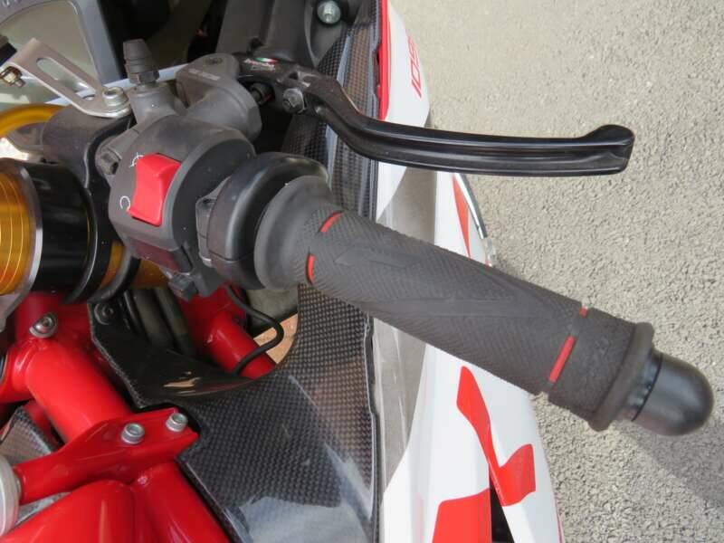 Bild 13/40 von Ducati 1098 R (2008)