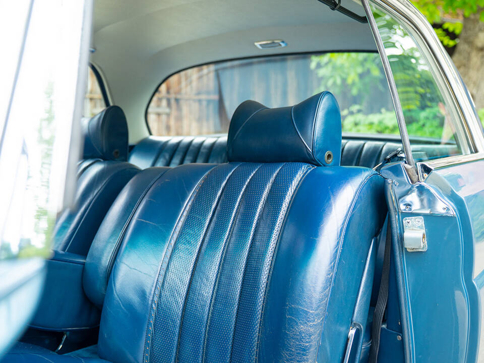 Image 29/48 of Mercedes-Benz 280 SE (1969)