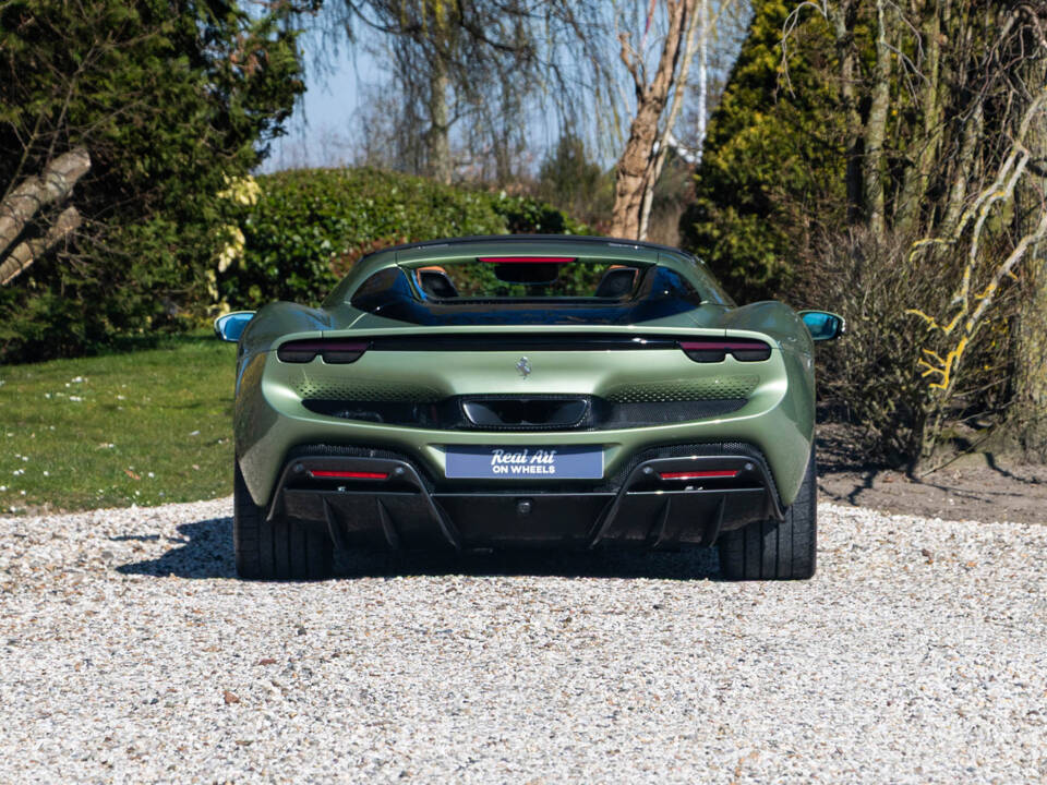Imagen 11/15 de Ferrari 296 GTS (2025)