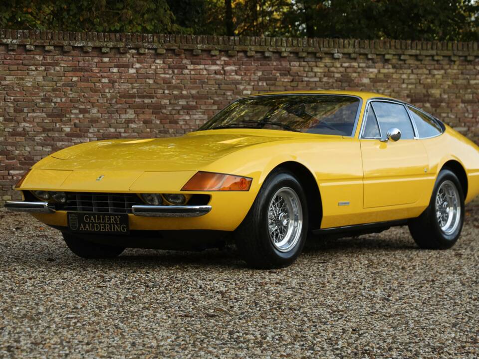 Image 1/50 of Ferrari 365 GTB/4 Daytona (1973)