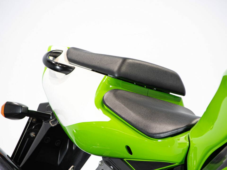Immagine 39/50 di Kawasaki Ninja 750 ZX-7R (1999)