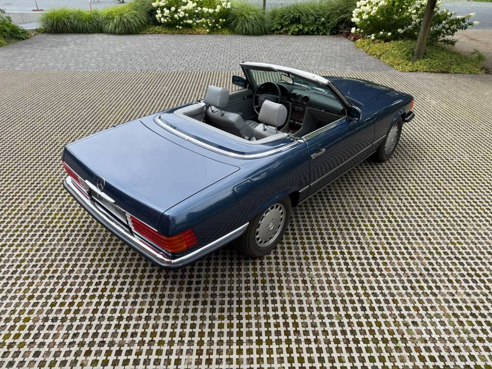 Image 7/30 of Mercedes-Benz 560 SL (1987)