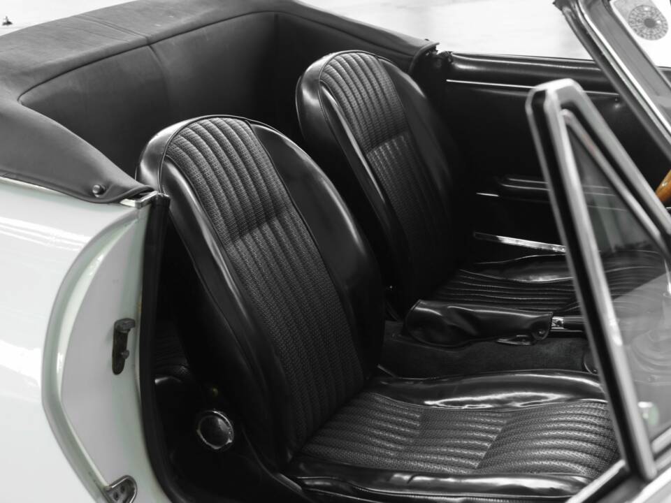 Image 38/50 of FIAT Dino Spider (1967)
