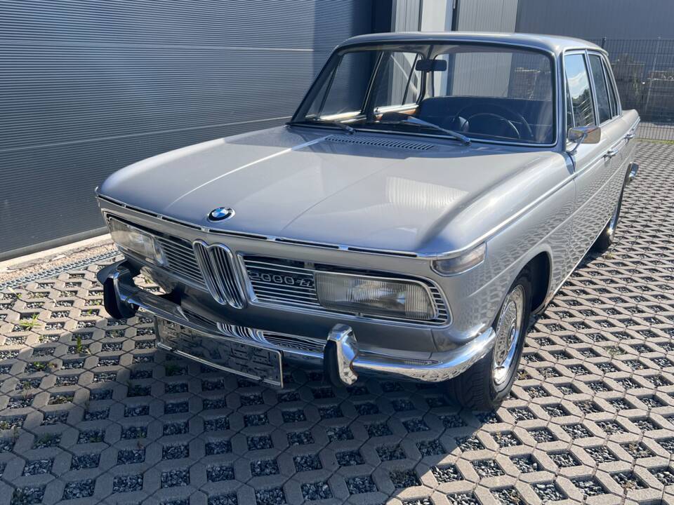 Image 20/30 of BMW 2000 tilux (1968)