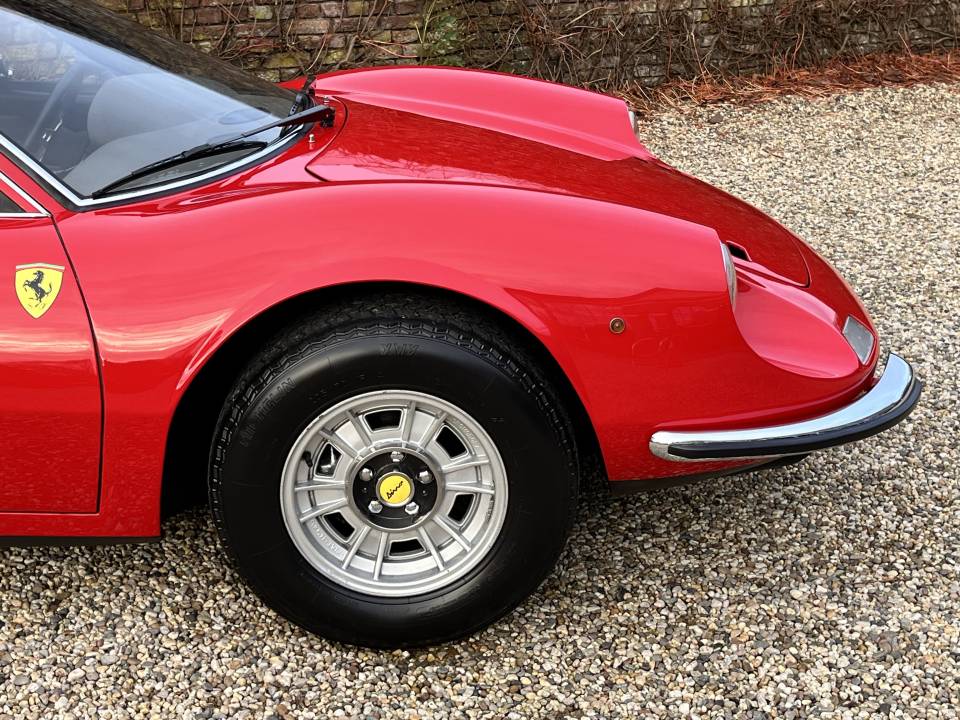 Image 20/50 de Ferrari Dino 246 GT (1971)