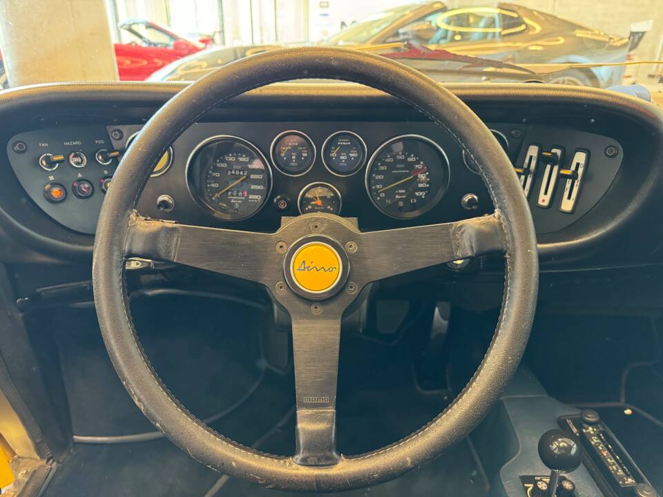 Immagine 10/22 di Ferrari Dino 208 GT4 (1975)